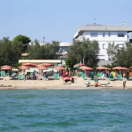 Narcisi ホテル 3*